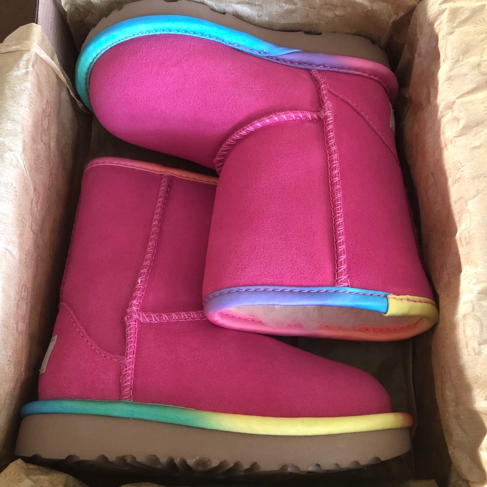 Toddler Classic Short II Rainbow Ugg Boots NEW 🌈